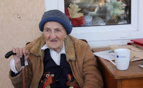 В преддверии празднования 70-летия Победы партнер «Декёнинк» поменял окна в доме ветерана ВОВ