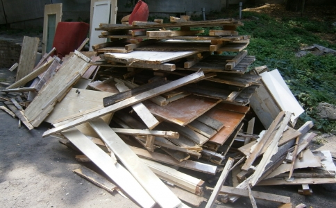 Демонтаж в квартире - шумно, пыльно и долго?