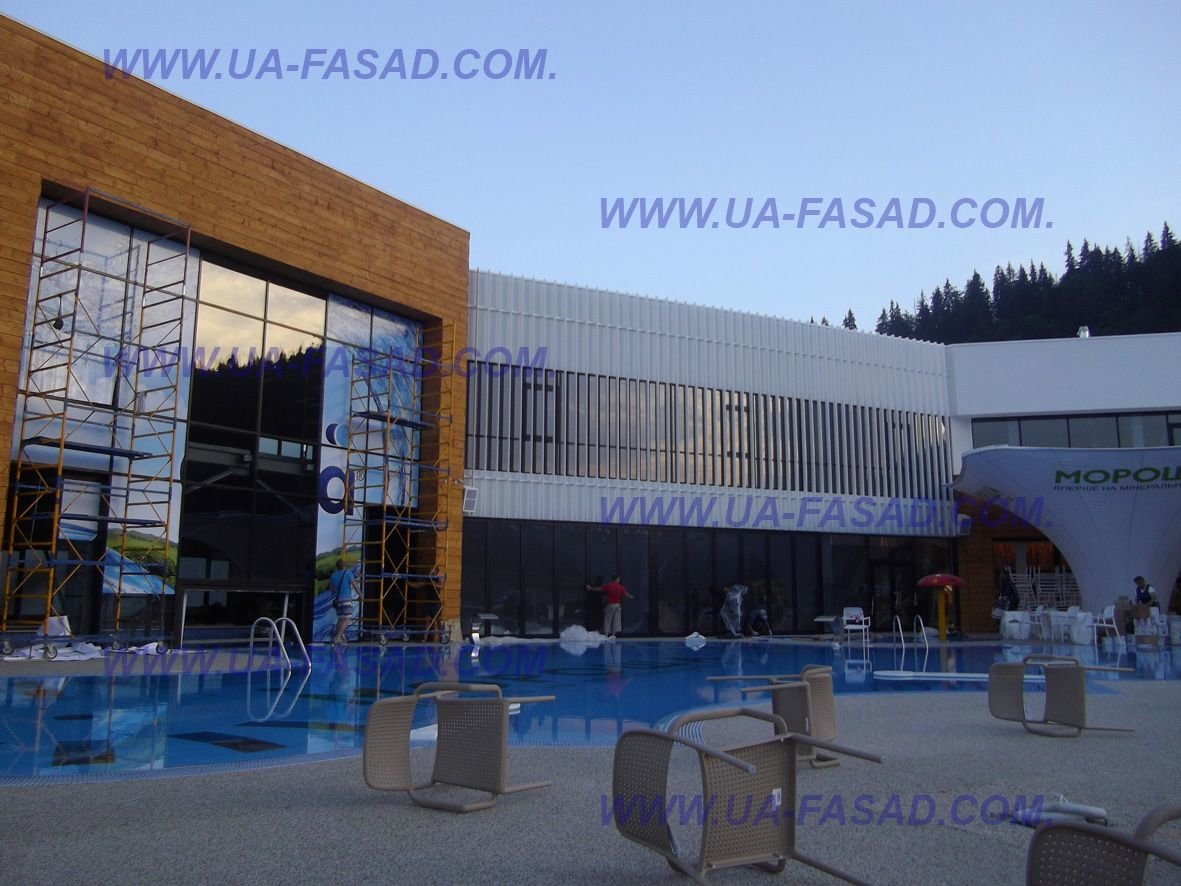 Красивый фасад VODA day&night club 