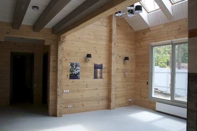 Внутренняя обработка деревянного дома с использованием лессирующей краски Innenlasur